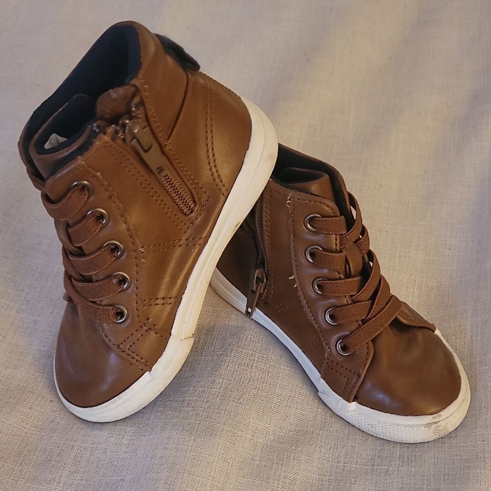 Cat & Jack, Brown Kids High-Top Sneakers w/ Side Zipper, Size 7